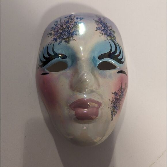 Vintage handmade ceramic Mardi gras lavender metallic shiny wall decor mask - Picture 1 of 11